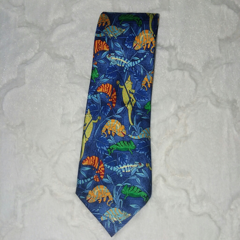 Blue silk gecko lizard tie